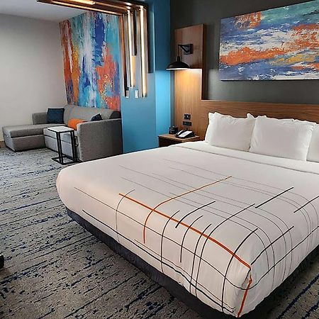 La Quinta Inn & Suites By Wyndham Austin South Extérieur photo