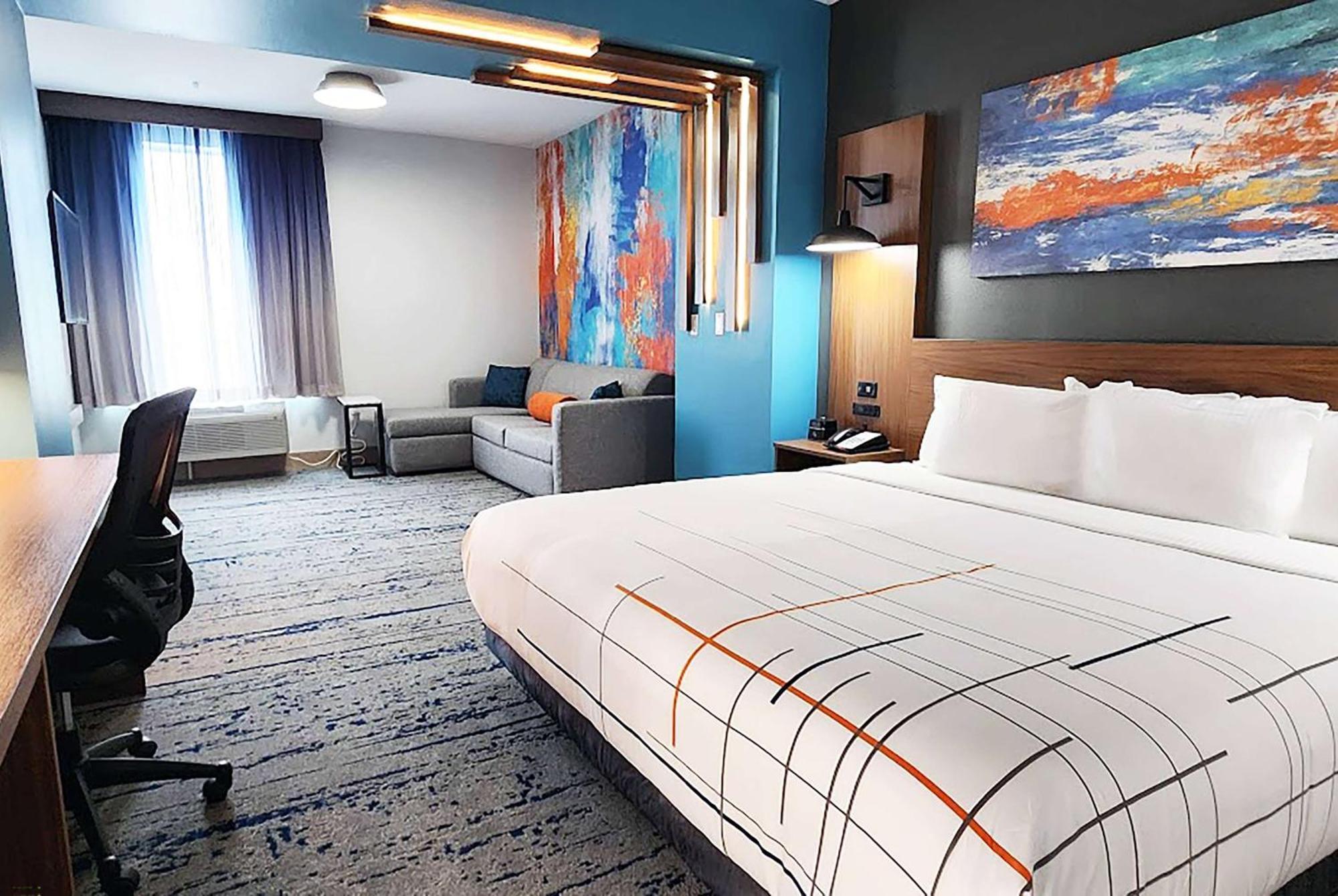 La Quinta Inn & Suites By Wyndham Austin South Extérieur photo
