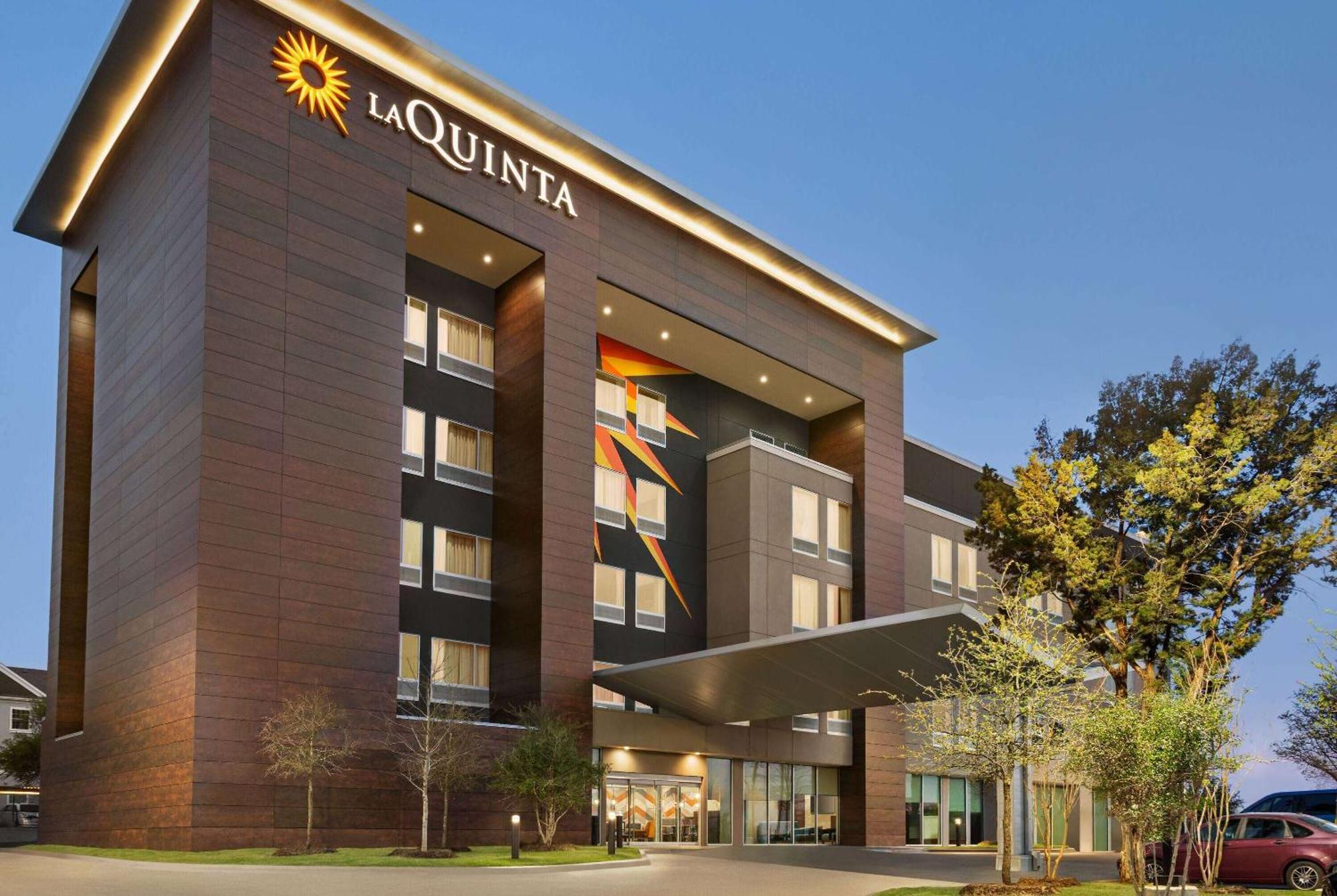 La Quinta Inn & Suites By Wyndham Austin South Extérieur photo