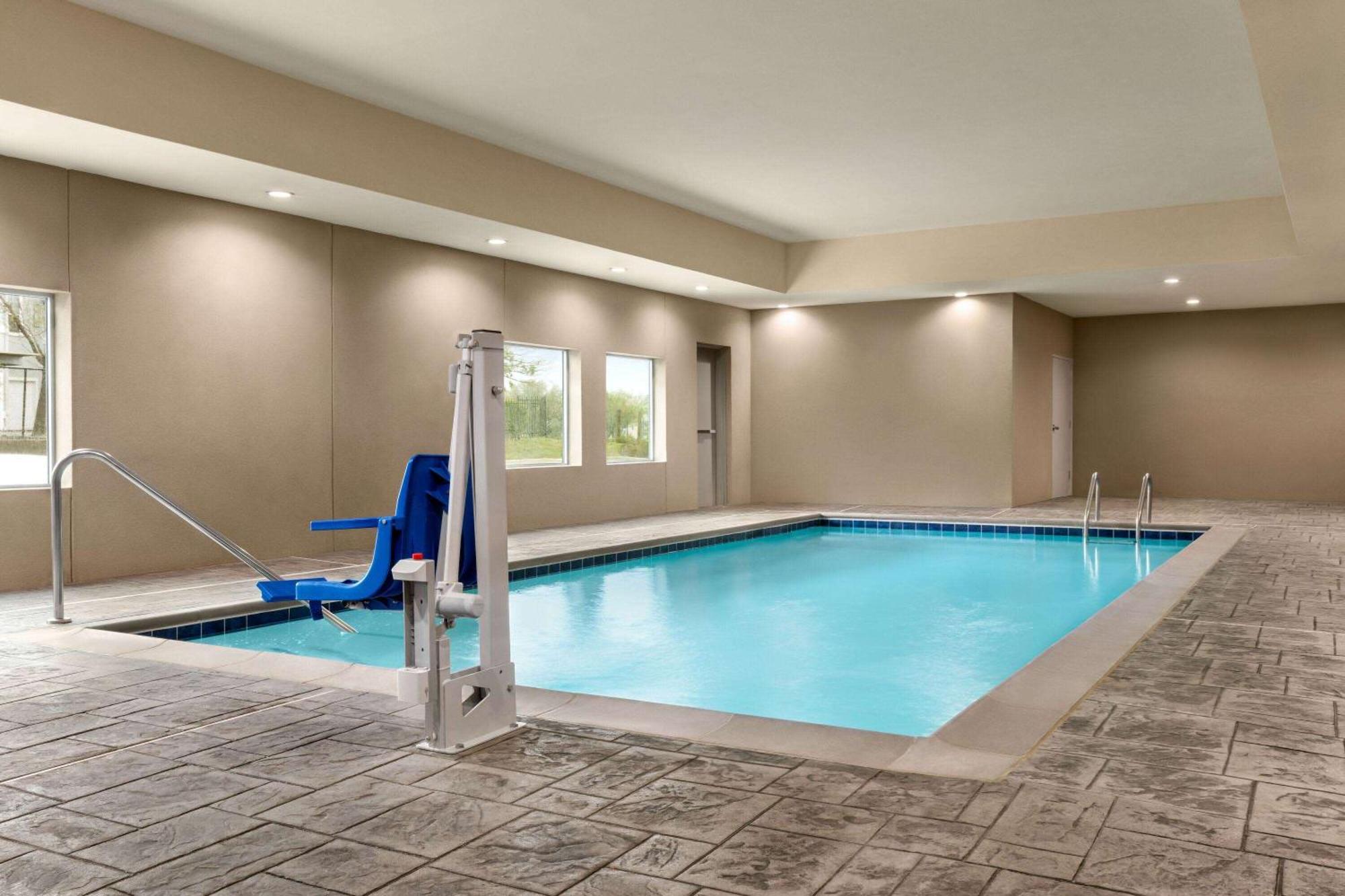 La Quinta Inn & Suites By Wyndham Austin South Extérieur photo