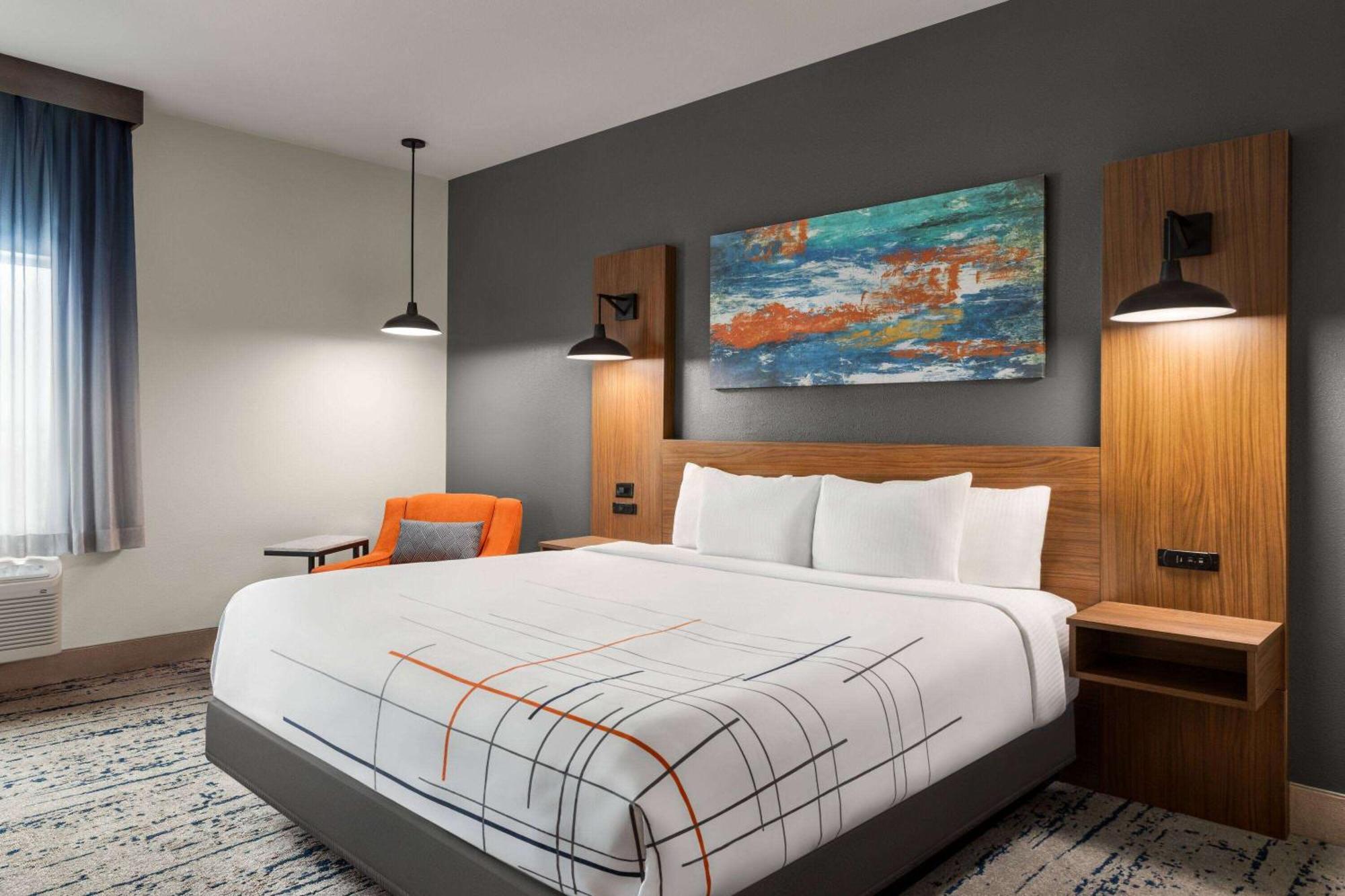 La Quinta Inn & Suites By Wyndham Austin South Extérieur photo