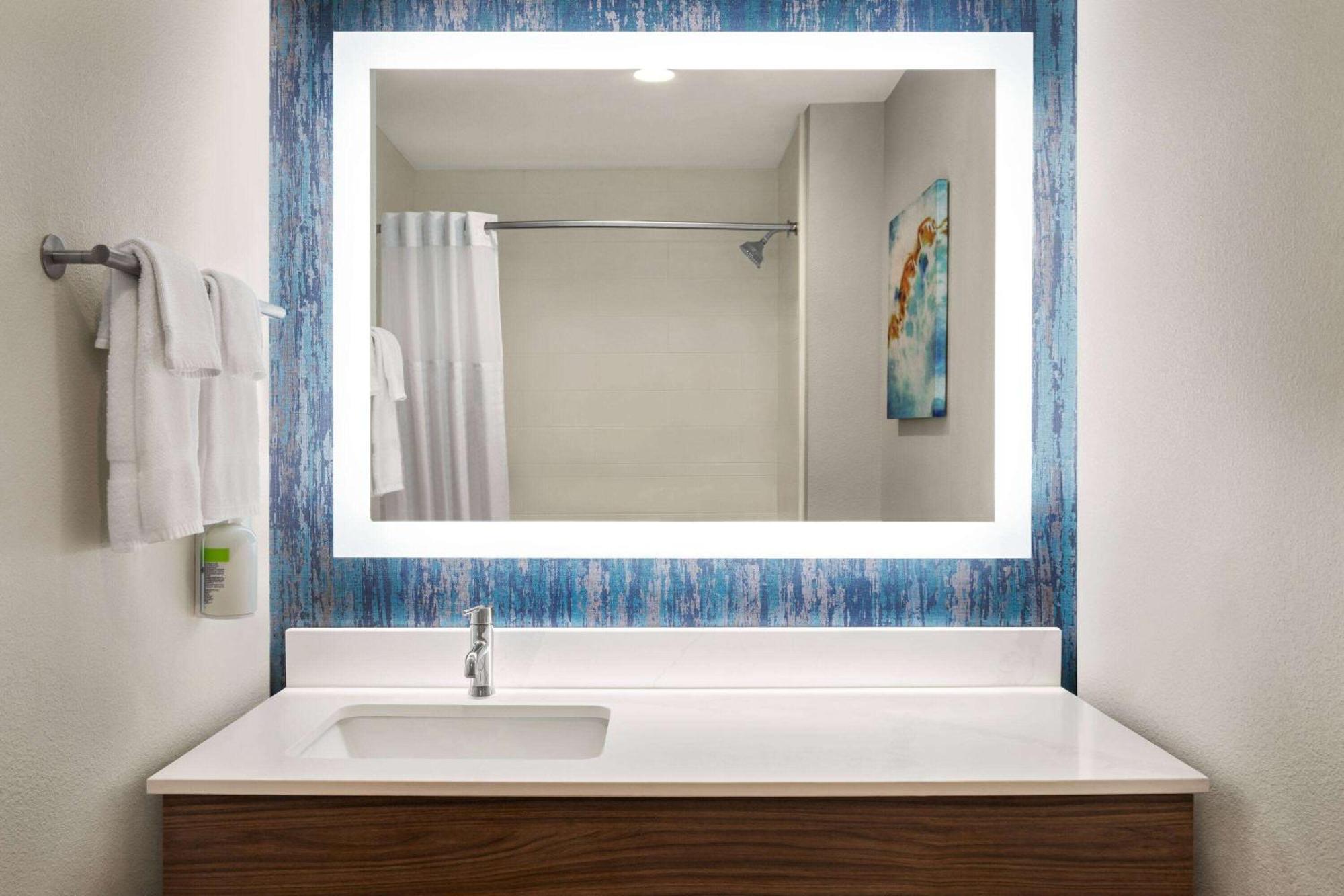 La Quinta Inn & Suites By Wyndham Austin South Extérieur photo