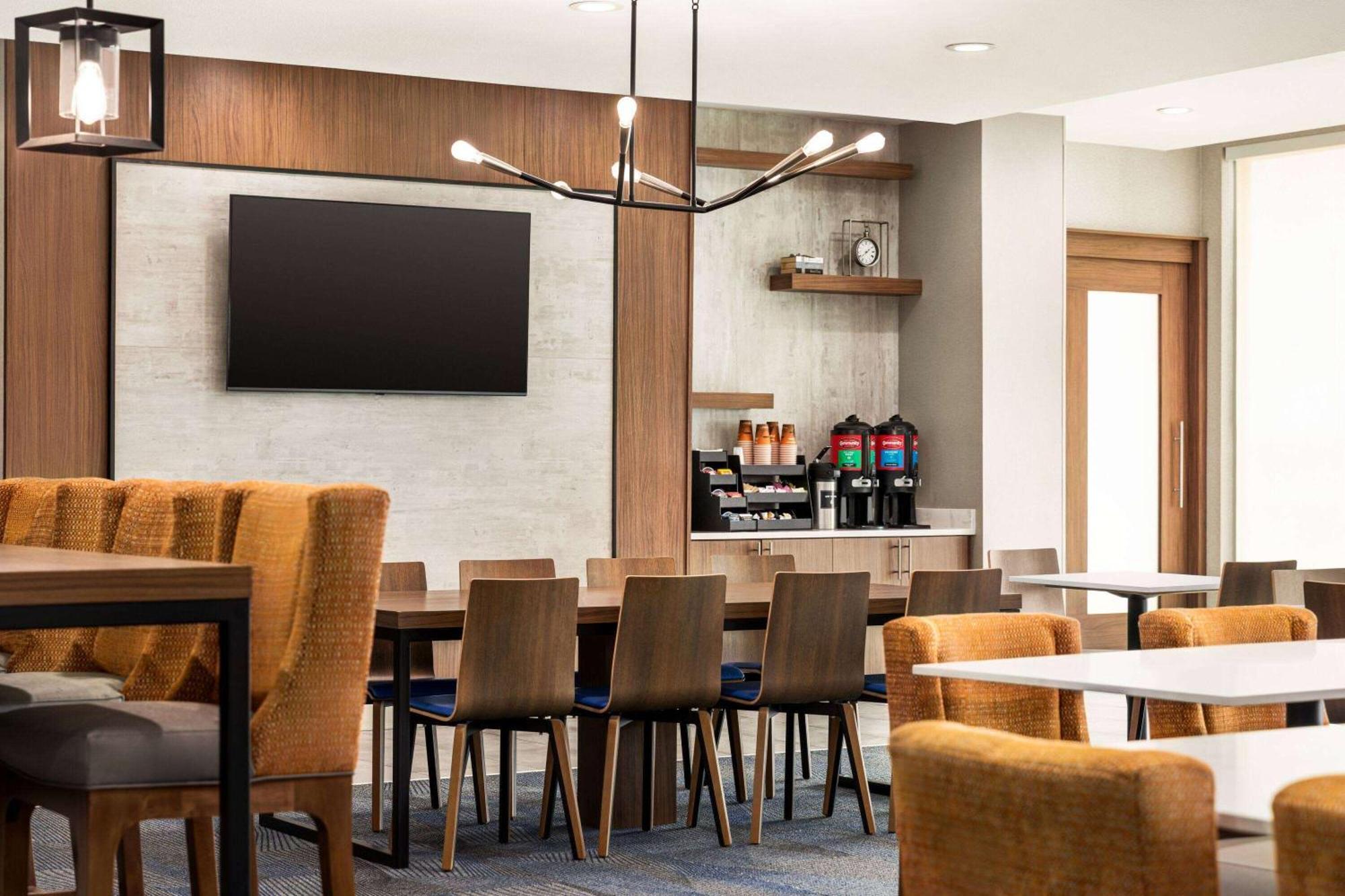 La Quinta Inn & Suites By Wyndham Austin South Extérieur photo